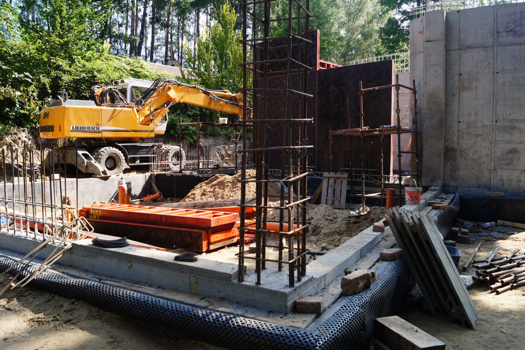 Budowa pawilonu dla patasów