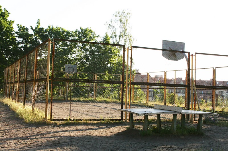 Przebudowa boisk sportowych przy Szkole Podstawowej nr 15 przy ul. Smoluchowskiego 13