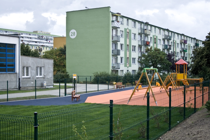 Przebudowa boisk szkolnych wraz z zagospodarowaniem terenu w Szkole Podstawowej nr 76 przy ul. Jagiellońskiej