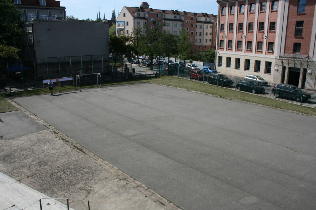 Budowa boiska wielofunkcyjnego przy Zespole Szkół Łączności przy ul. Podwale Staromiejskie