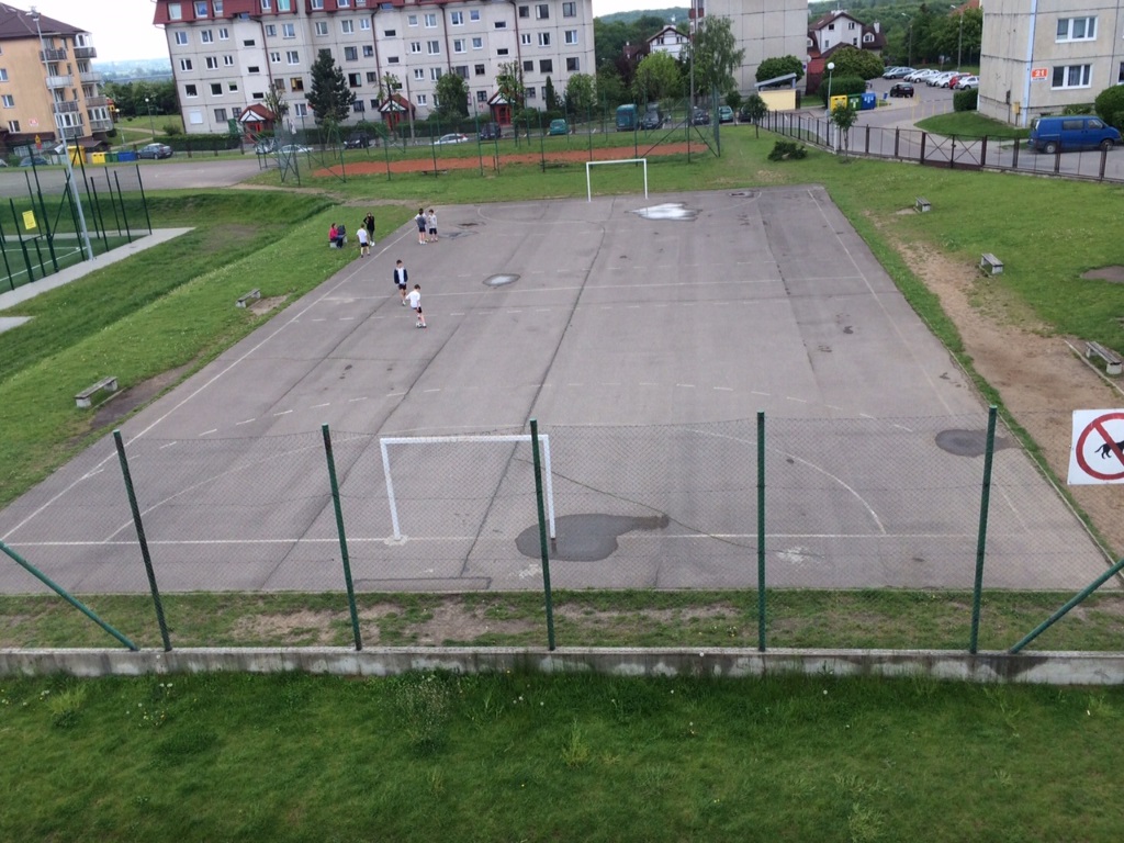 Przebudowa boisk szkolnych wraz z zagospodarowaniem terenu w Zespole Kształcenia Podstawowego i Gimnazjalnego nr 6 przy ul. Hoena 6