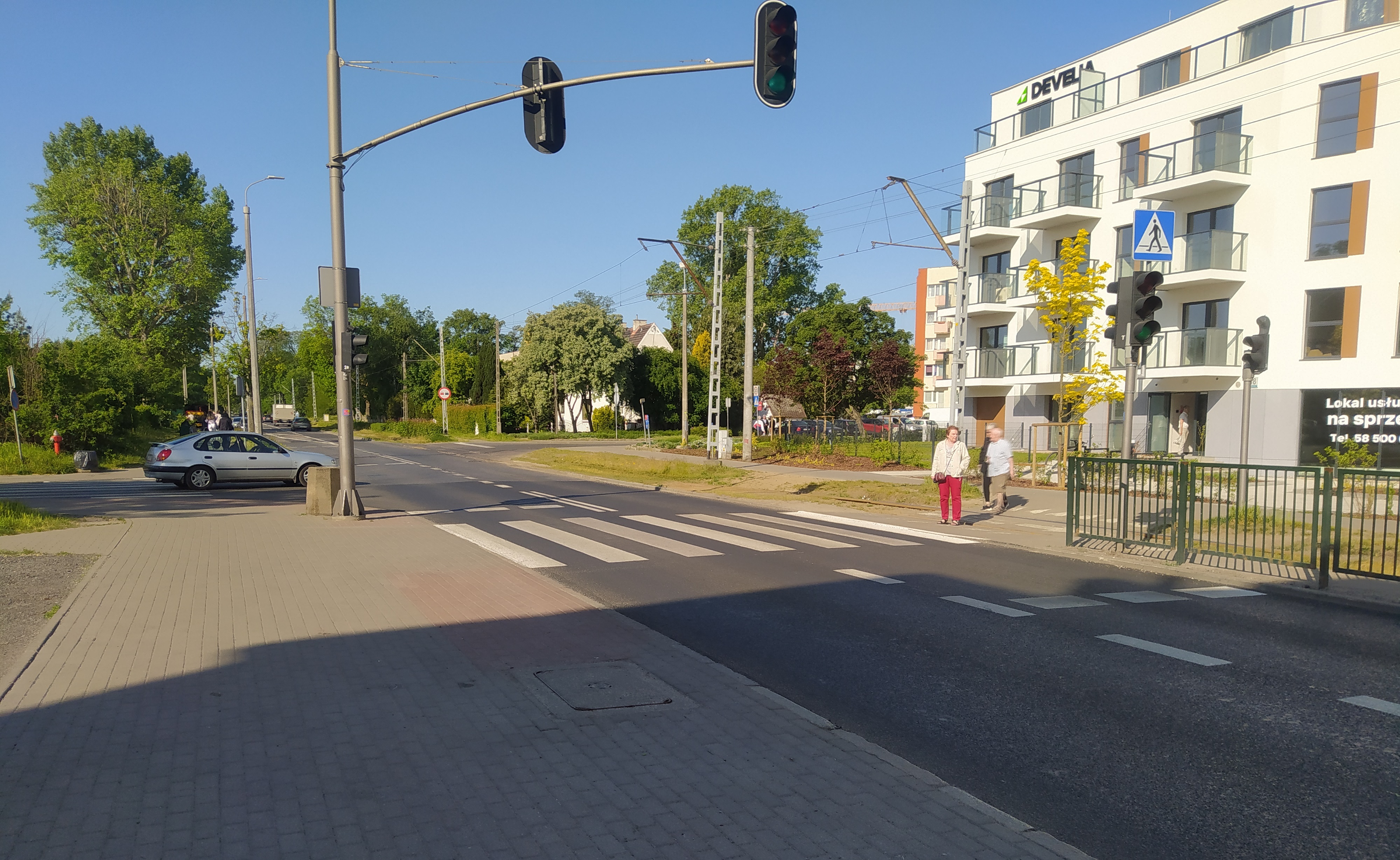 Zdjęcie przedstawia ulicę Gdańską po wykonaniu remontu