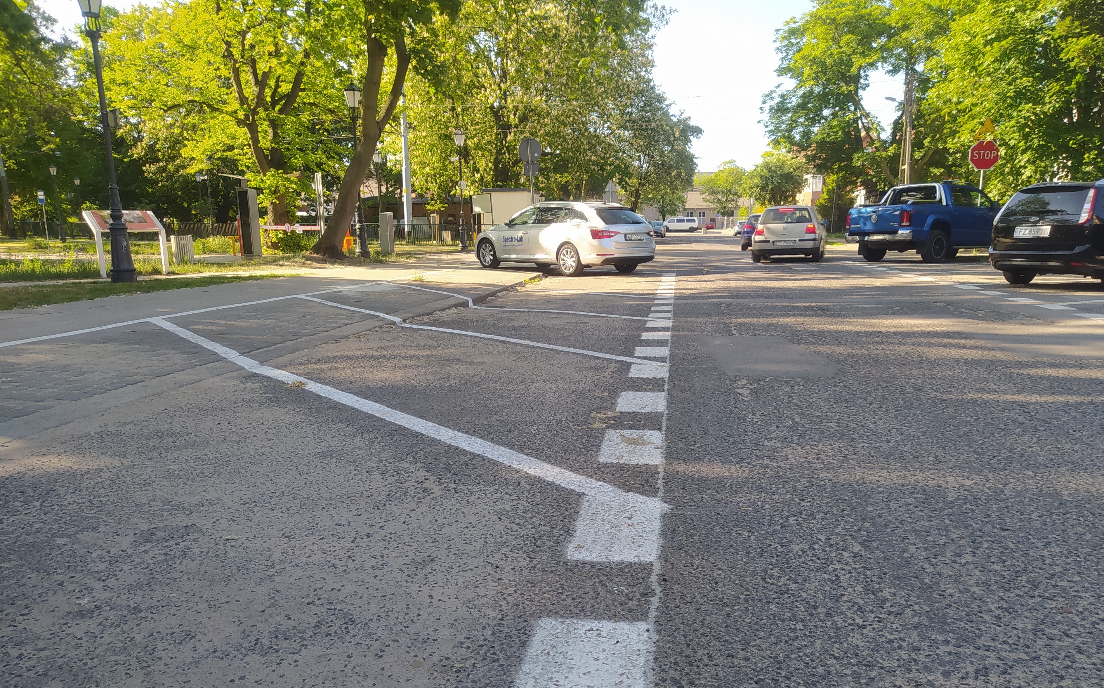 Zdjęcie przedstawia nowe miejsca postojowe na ulicy Południowej.