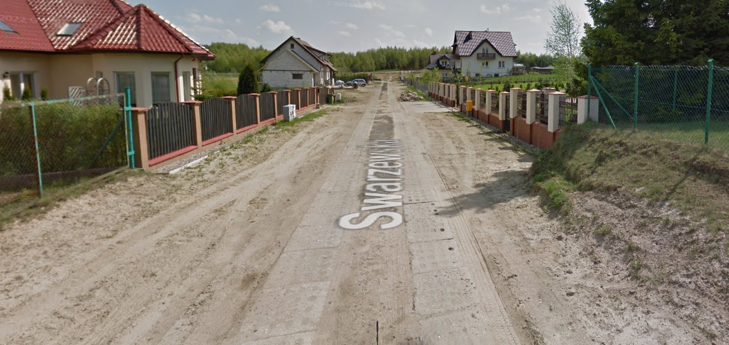 Zdjęcie przedstawia widoku ulicy Swarzewskiej przed przebudową