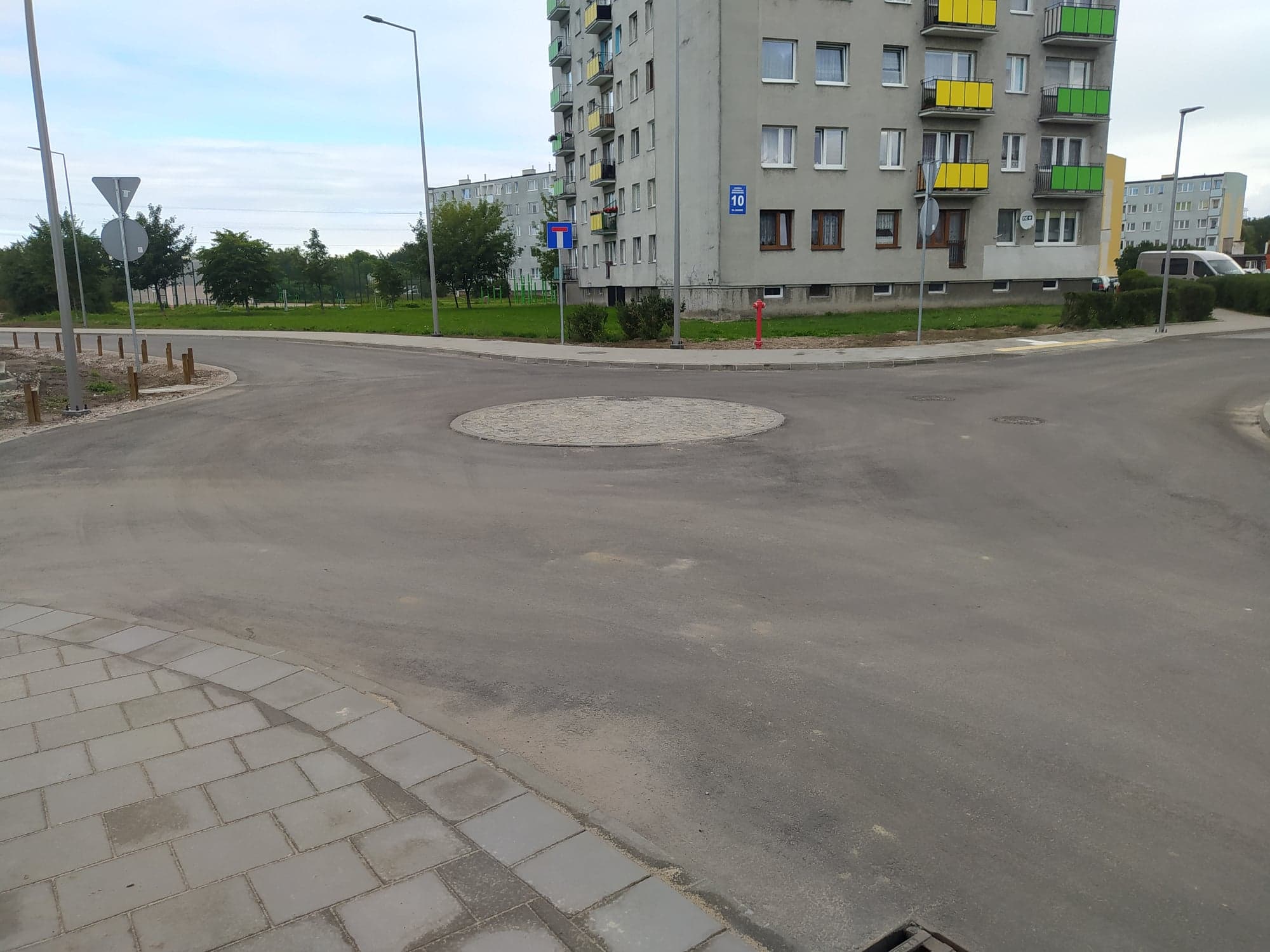 Zdjęcie przedstawia skrzyżowania ulic Skiby i Zalesie - efekt prac związanych między innymi z budową ronda.