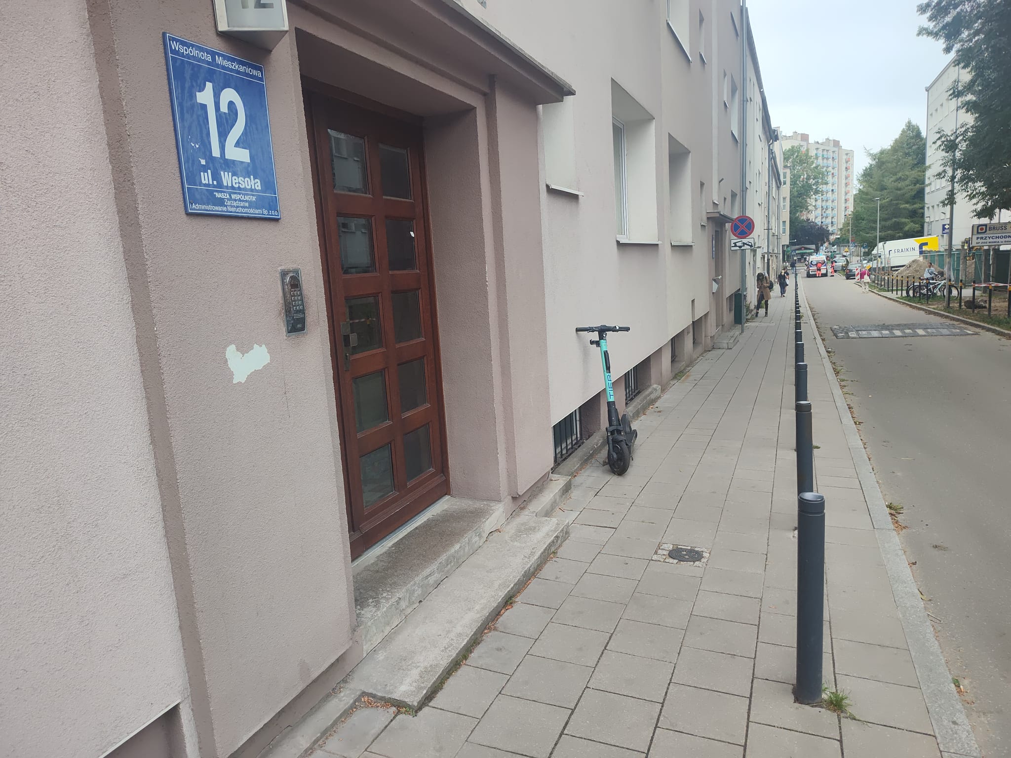 Wymiana przyłączy wodociągowych do budynków przy ul. Uphagena 10, Mickiewicza 6, Dickensa 2, Wesołej 12 i 14 