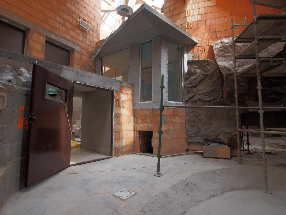 Budowa wybiegu i pawilonu dla lwów