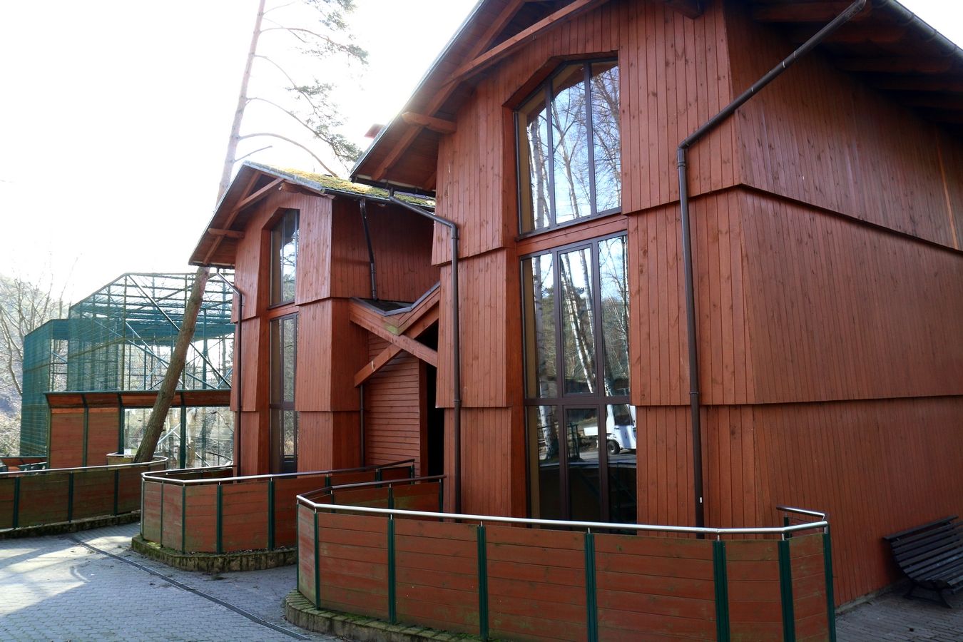 Budowa kompleksu pawilonowo-wolierowego małp nadrzewnych